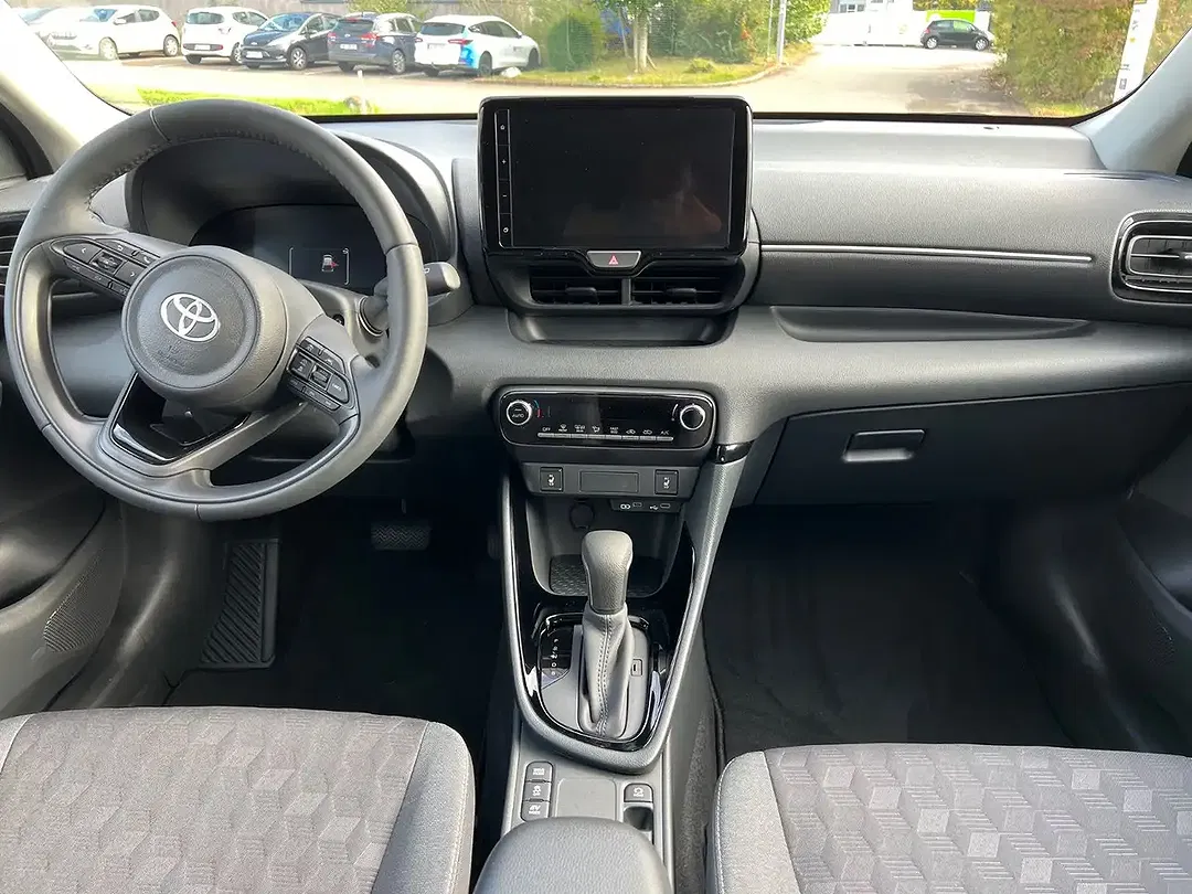 Toyota Yaris - Thumbnail 3