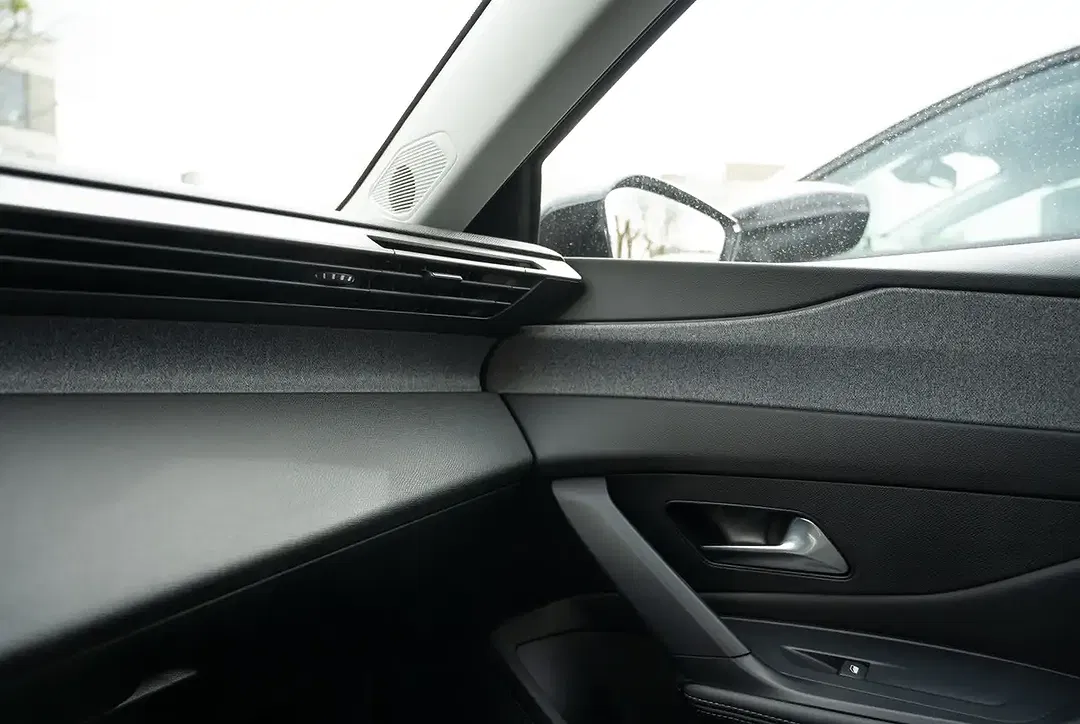 Peugeot 308 - Thumbnail 11