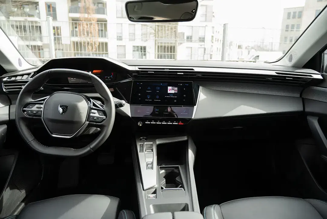 Peugeot 308 - Thumbnail 6