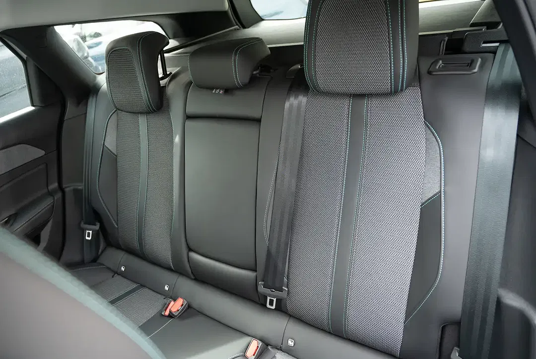 Peugeot 308 - Thumbnail 8
