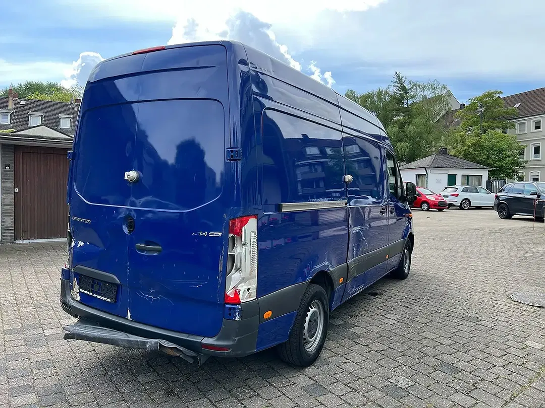 Mercedes-Benz Sprinter - Thumbnail 10