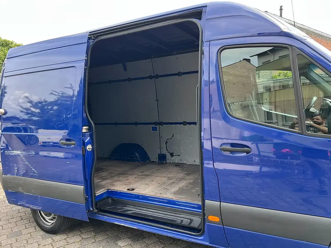 Mercedes-Benz Sprinter - Thumbnail 13
