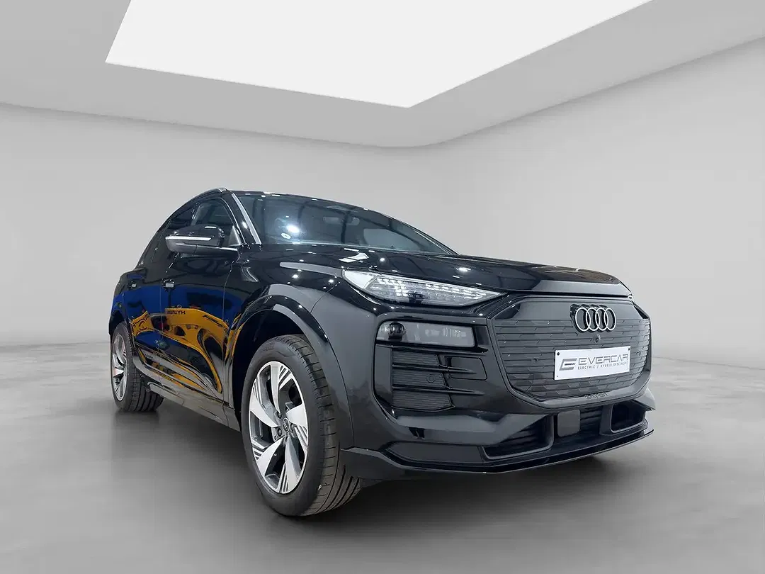 Audi Q6 e-tron - Thumbnail 3