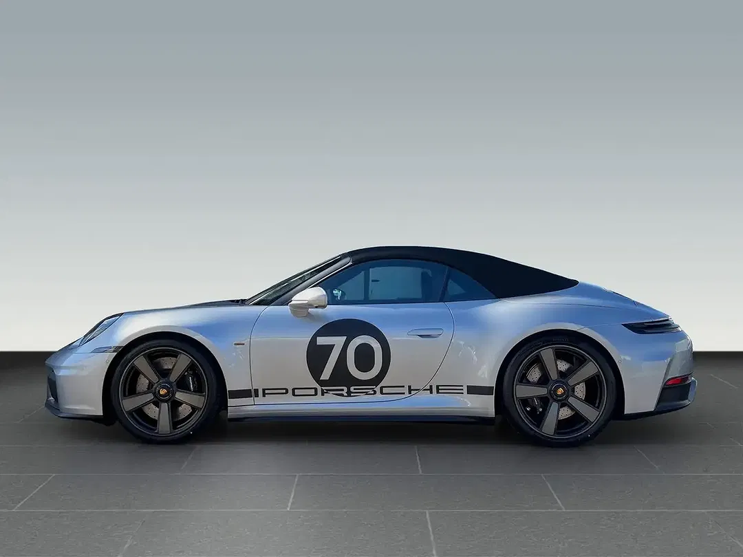 Porsche 992 - Thumbnail 2