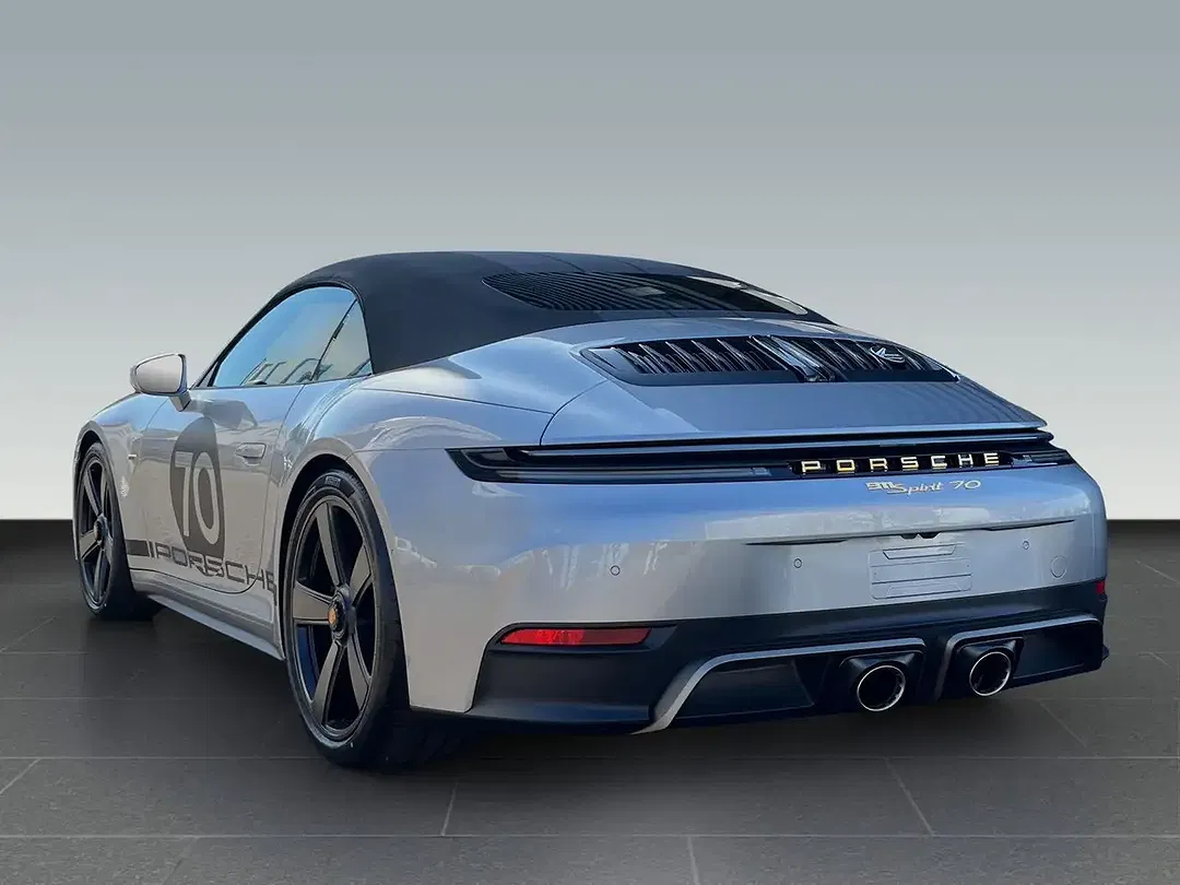 Porsche 992 - Thumbnail 3
