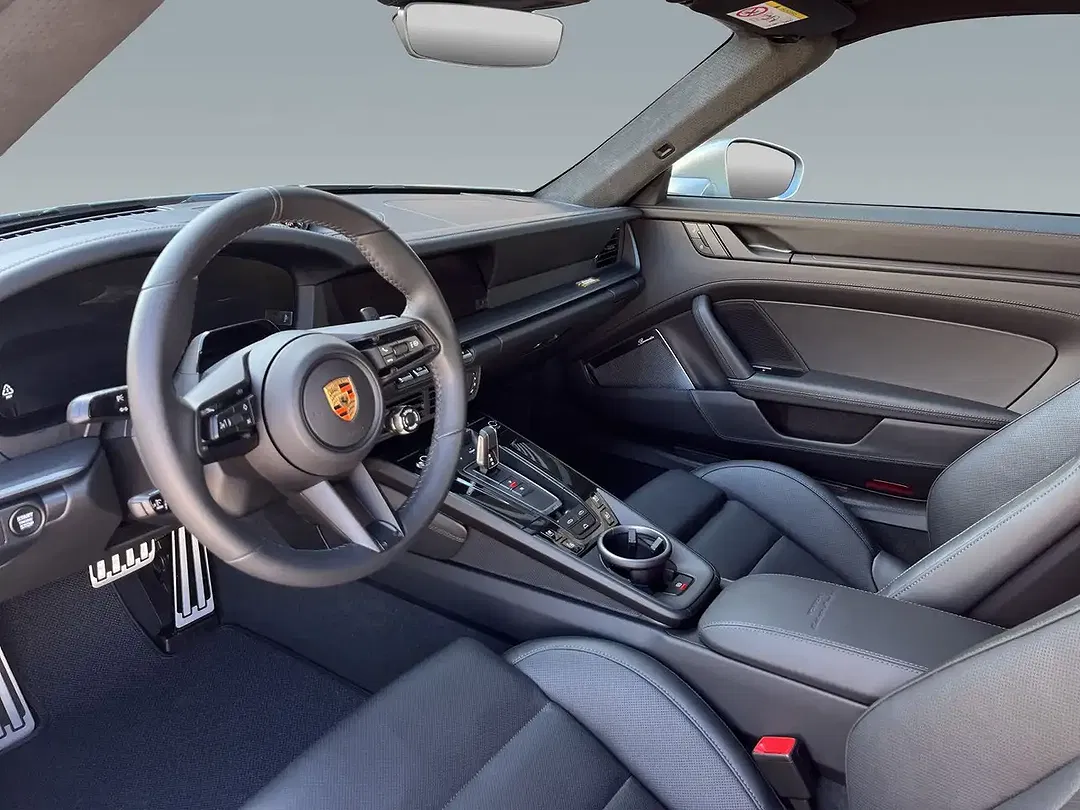 Porsche 992 - Thumbnail 4