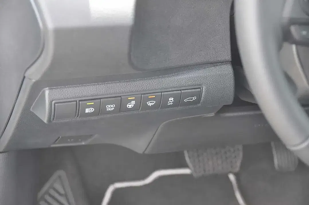 Toyota Corolla - Thumbnail 11