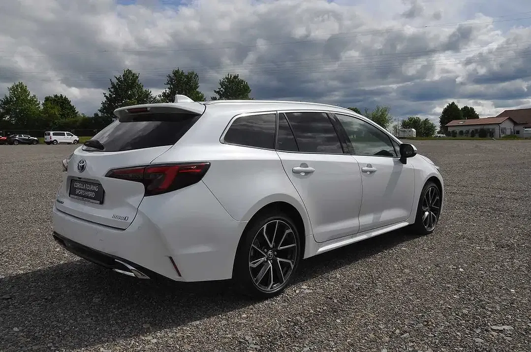 Toyota Corolla - Thumbnail 4