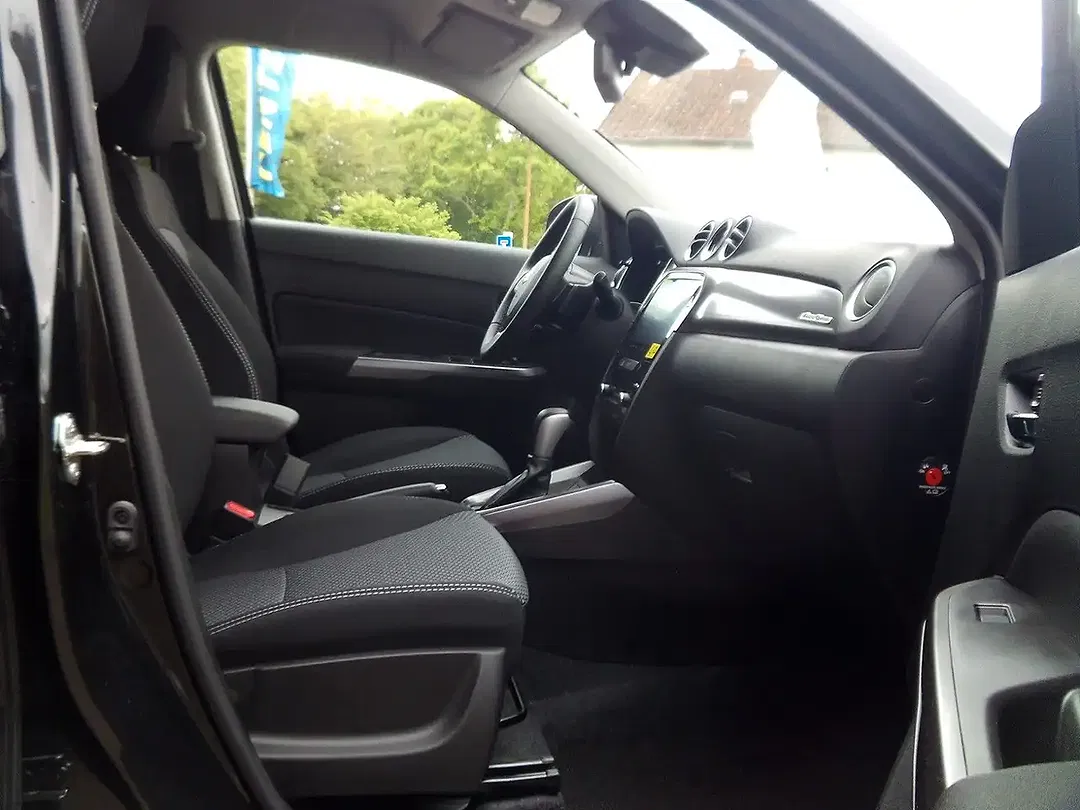 Suzuki Vitara - Thumbnail 6