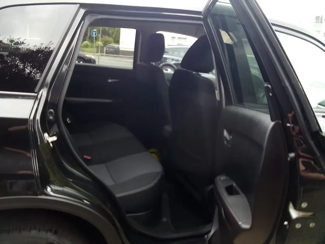 Suzuki Vitara - Thumbnail 7