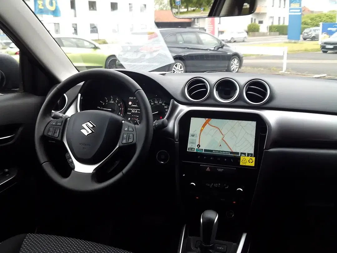 Suzuki Vitara - Thumbnail 8
