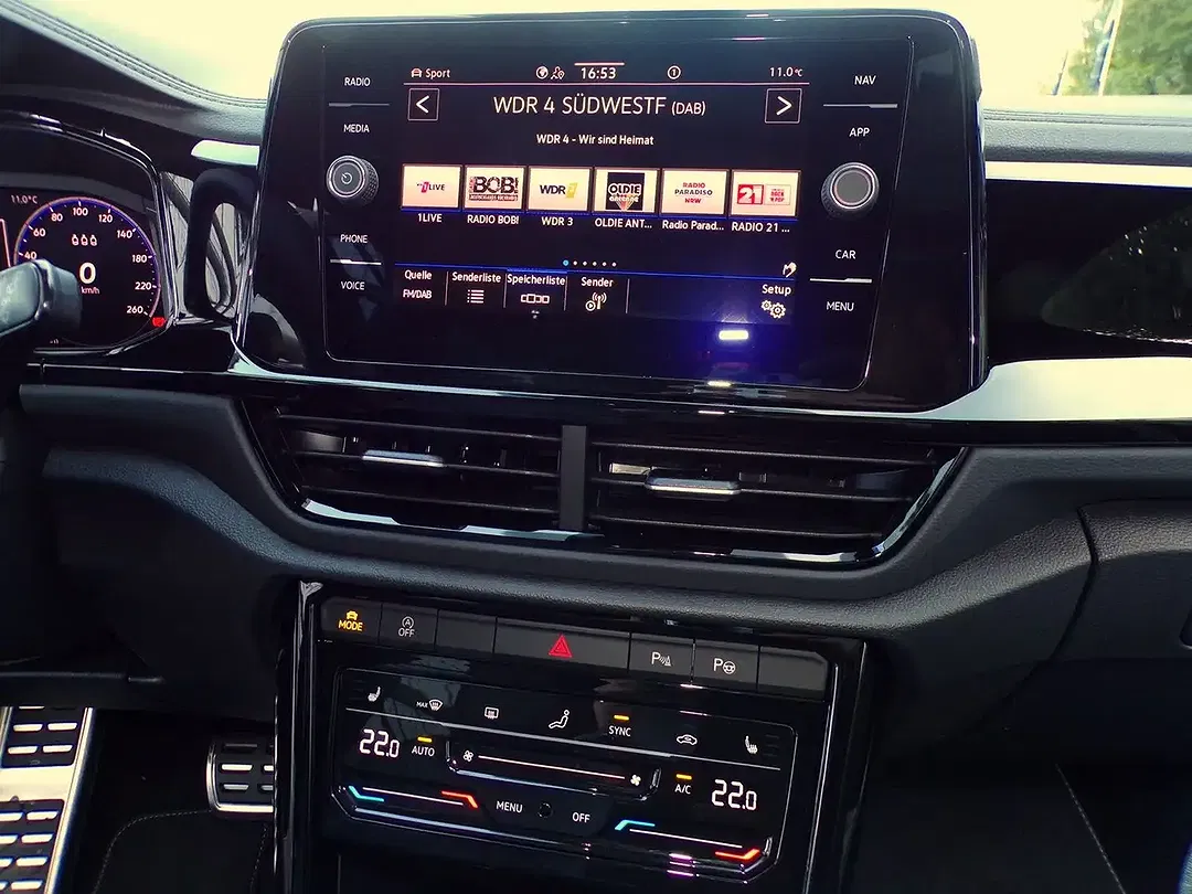 Volkswagen T-Roc - Thumbnail 15