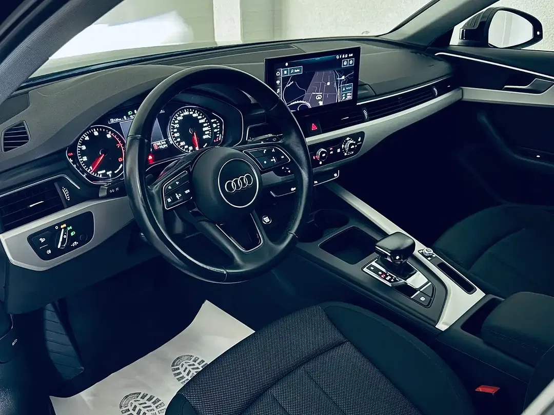 Audi A4 - Thumbnail 2