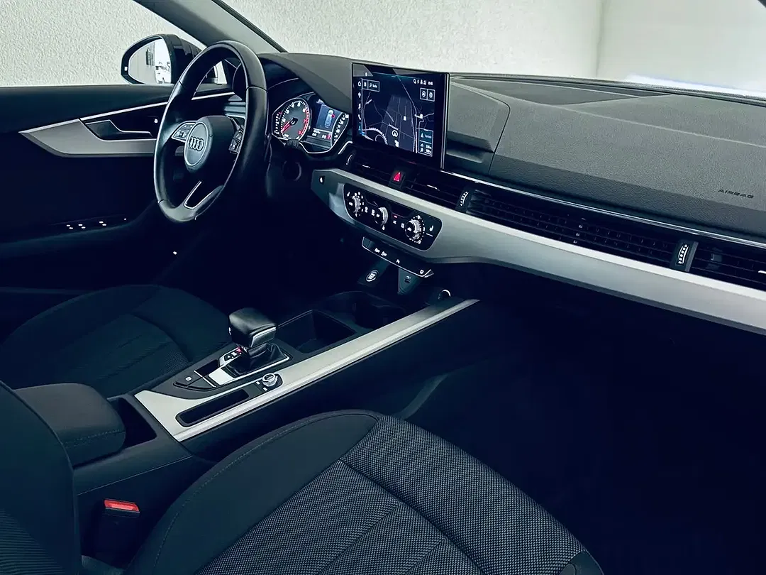Audi A4 - Thumbnail 6