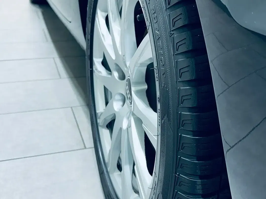 Audi A4 - Thumbnail 9