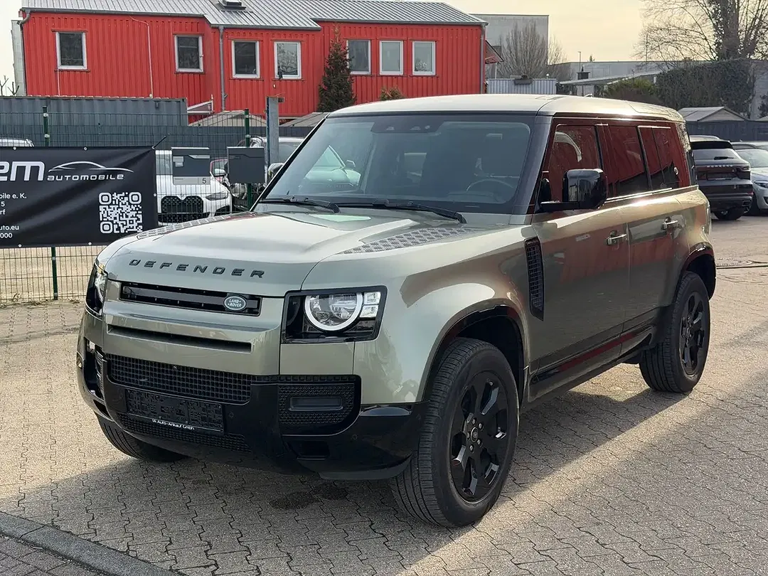 Land Rover Defender - Thumbnail 3