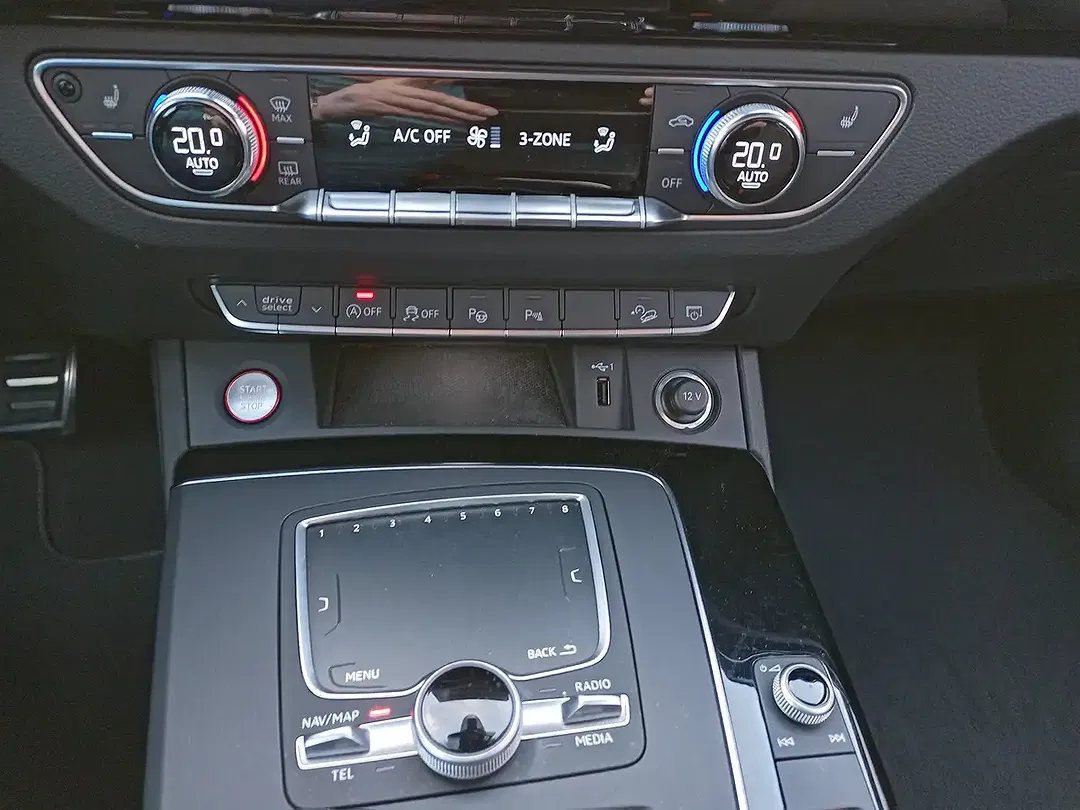 Audi SQ5 - Thumbnail 18