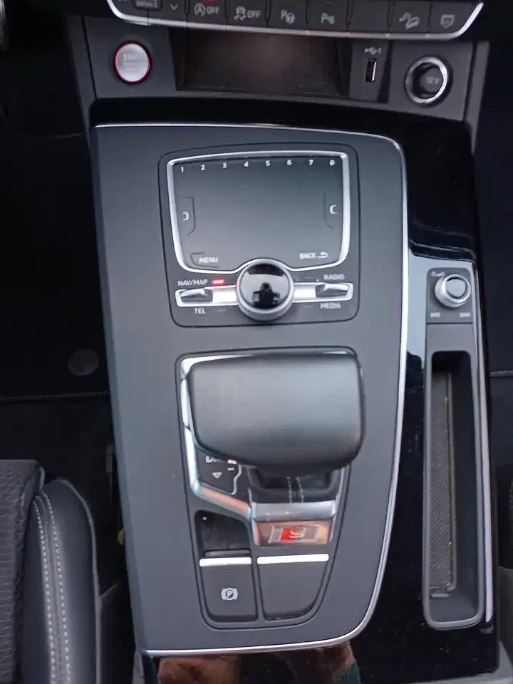 Audi SQ5 - Thumbnail 19
