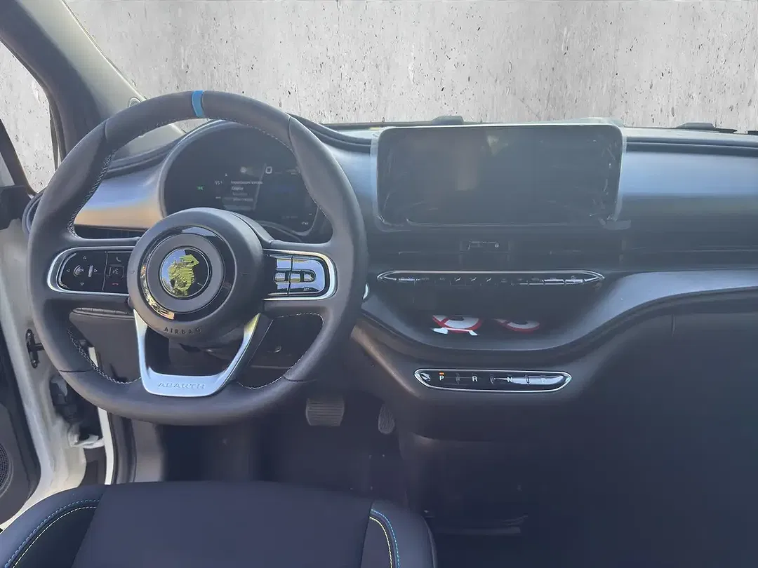Abarth 500e - Thumbnail 13
