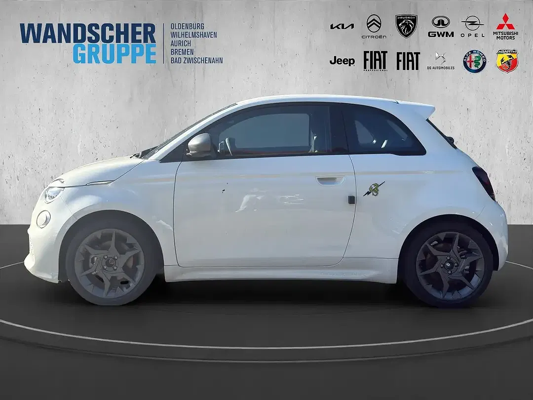 Abarth 500e - Thumbnail 2