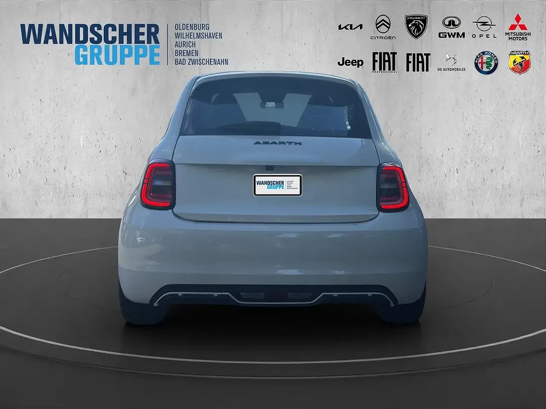 Abarth 500e - Thumbnail 4
