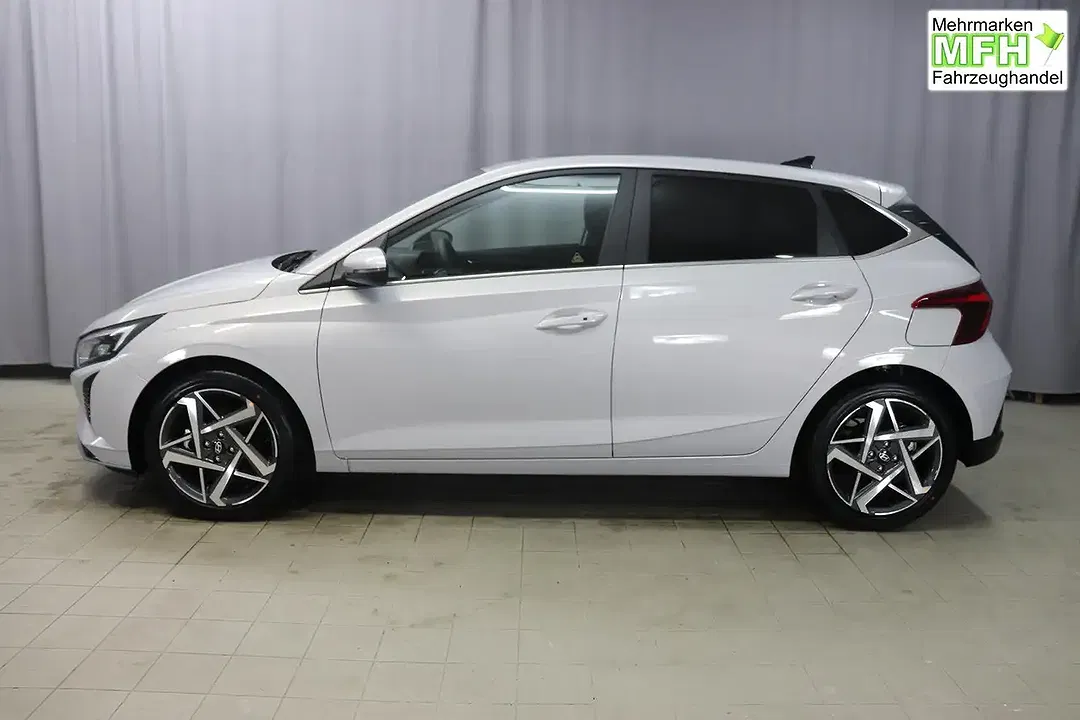 Hyundai i20 - Thumbnail 3