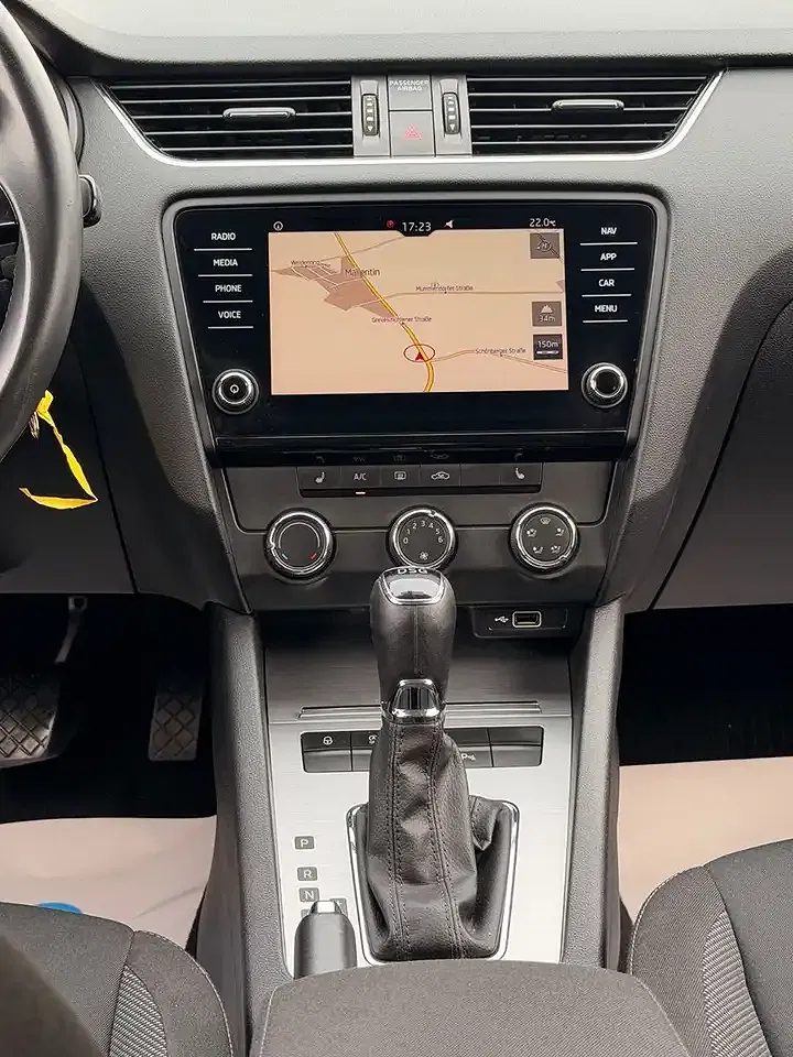 Skoda Octavia - Thumbnail 13