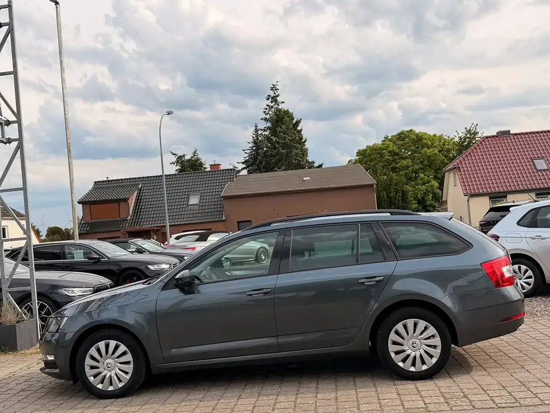 Skoda Octavia - Thumbnail 4