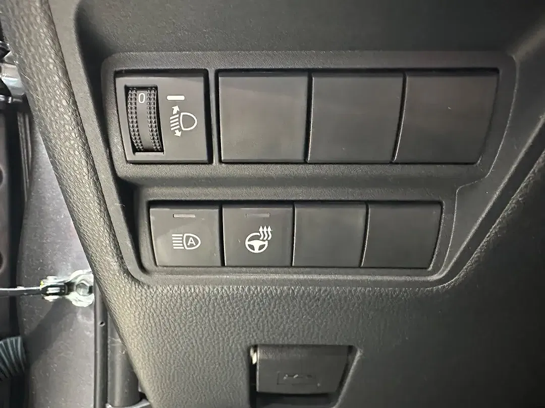 Toyota Yaris - Thumbnail 11
