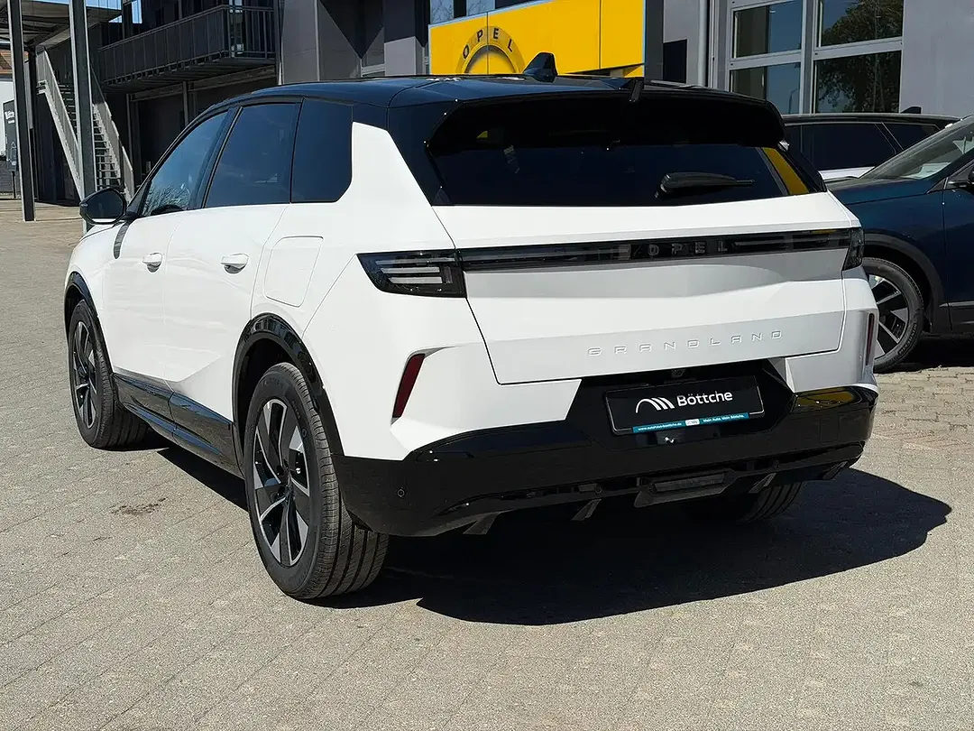Opel Grandland - Thumbnail 3