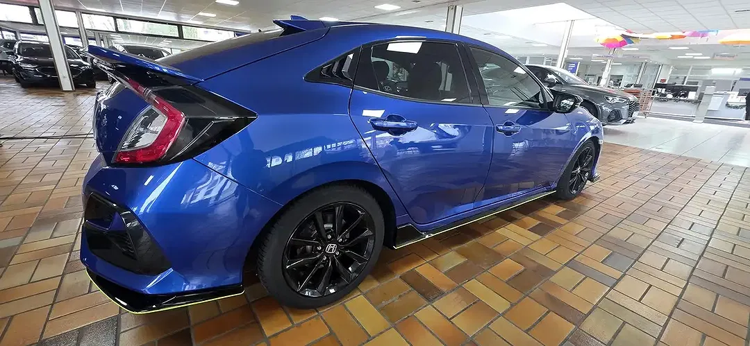 Honda Civic - Thumbnail 3
