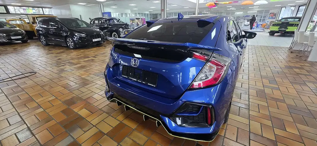 Honda Civic - Thumbnail 4