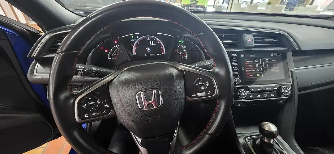 Honda Civic - Thumbnail 9