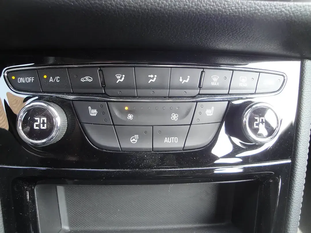 Opel Astra - Thumbnail 14