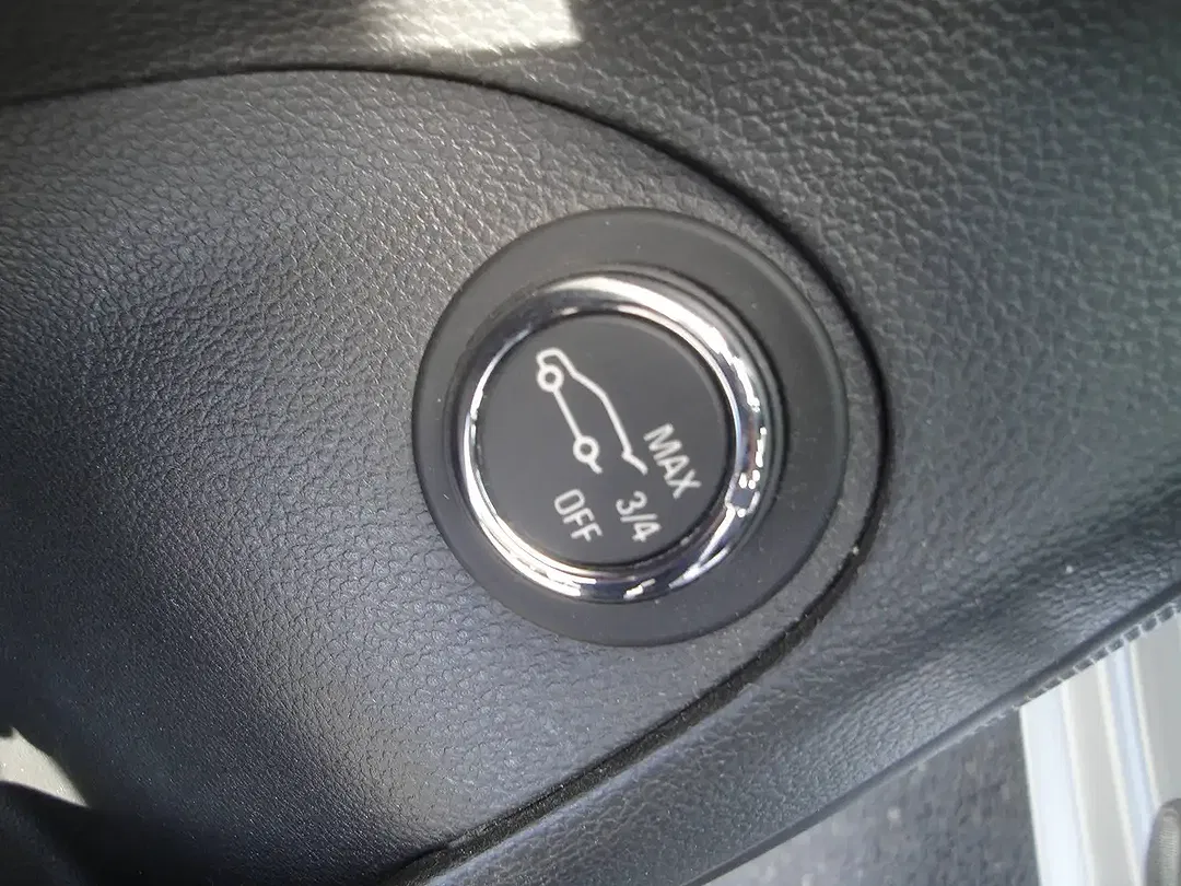 Opel Astra - Thumbnail 9