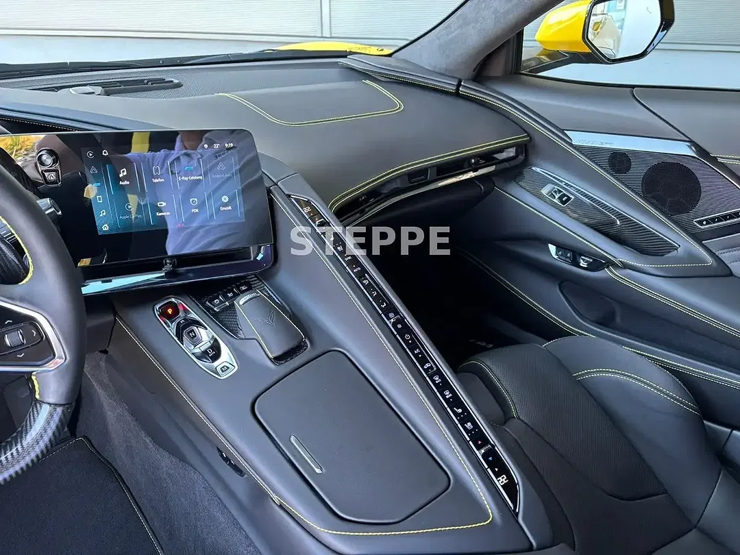 Corvette C8 - Thumbnail 6