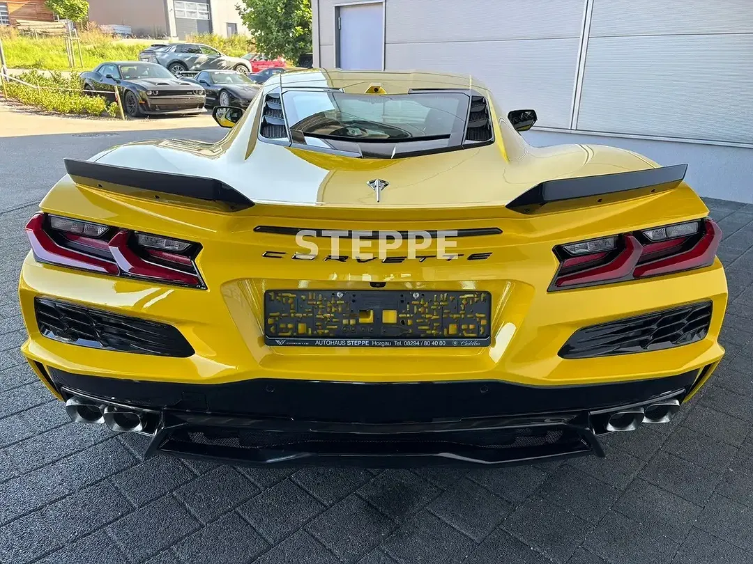 Corvette C8 - Thumbnail 3