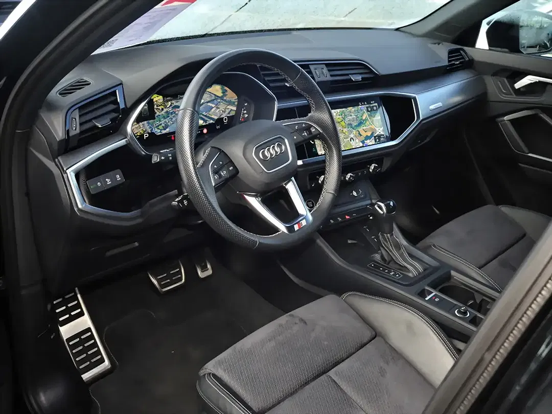 Audi Q3 - Thumbnail 9