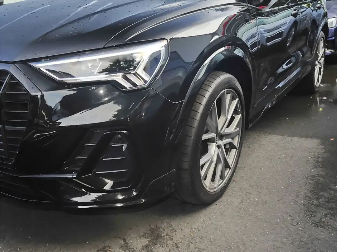 Audi Q3 - Thumbnail 3