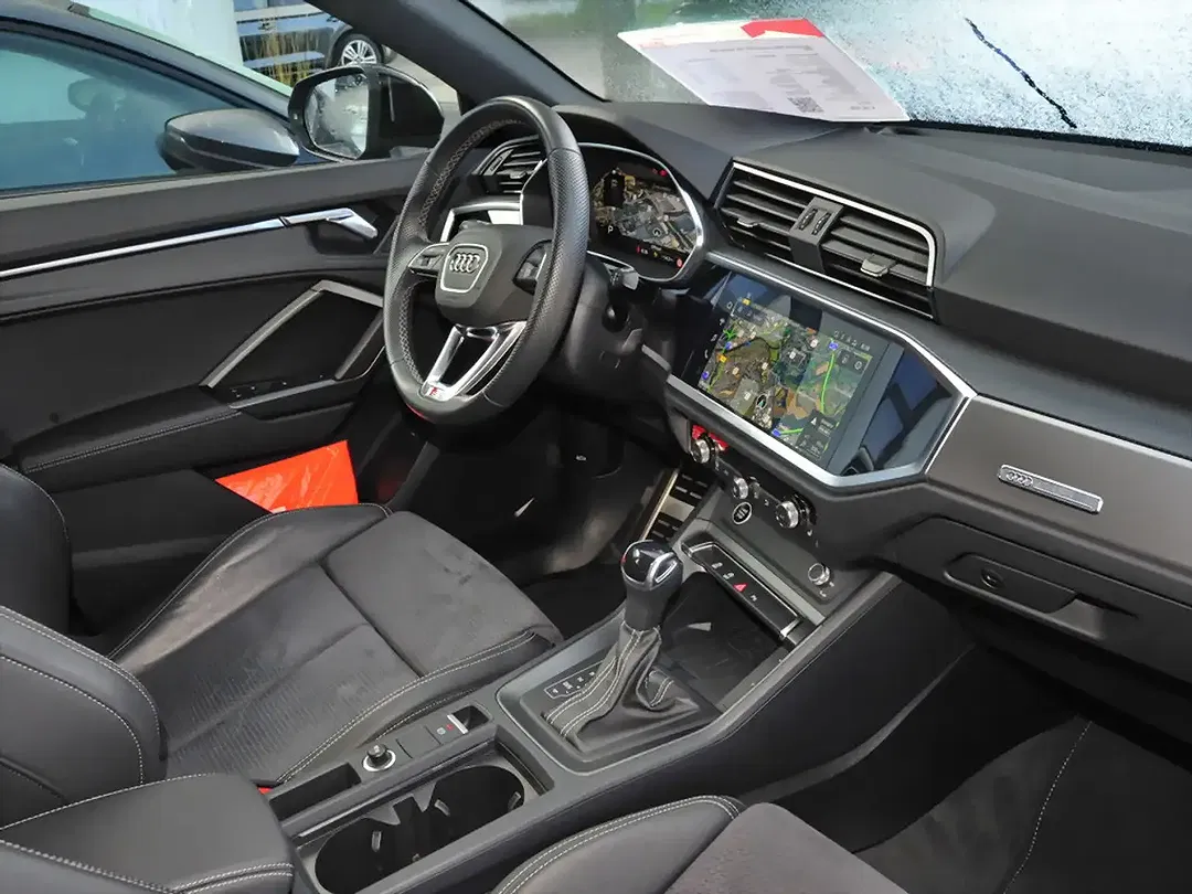 Audi Q3 - Thumbnail 4