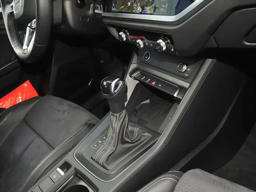 Audi Q3 - Thumbnail 5