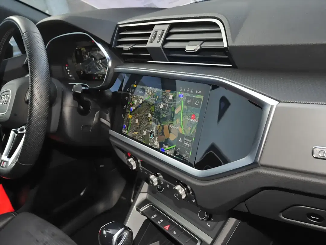 Audi Q3 - Thumbnail 6