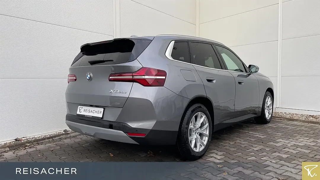 BMW X3 - Thumbnail 2