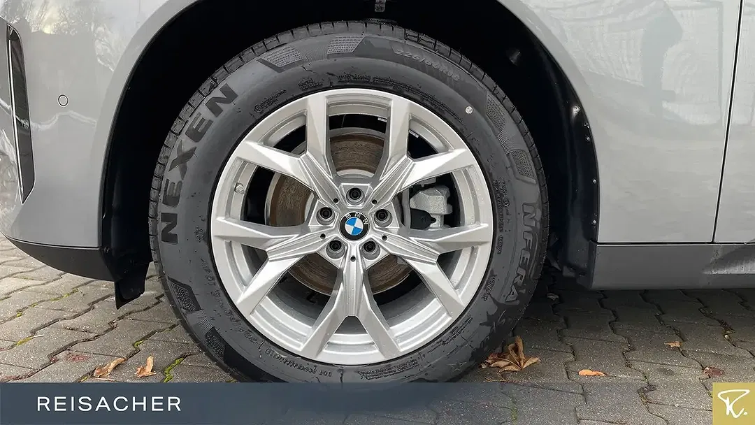 BMW X3 - Thumbnail 3