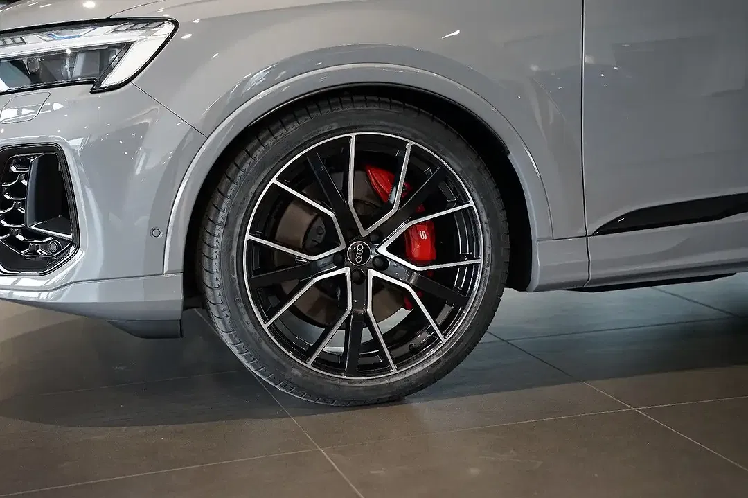 Audi SQ7 - Thumbnail 6