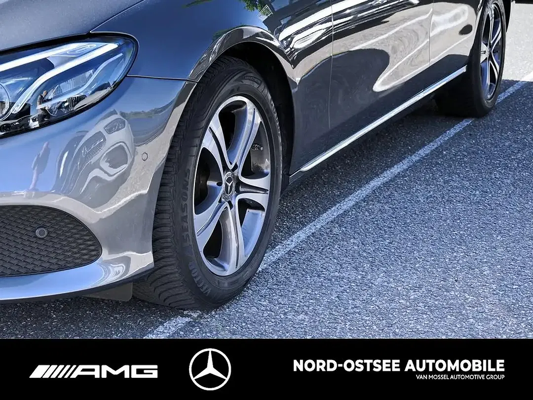 Mercedes-Benz E 200 - Thumbnail 5