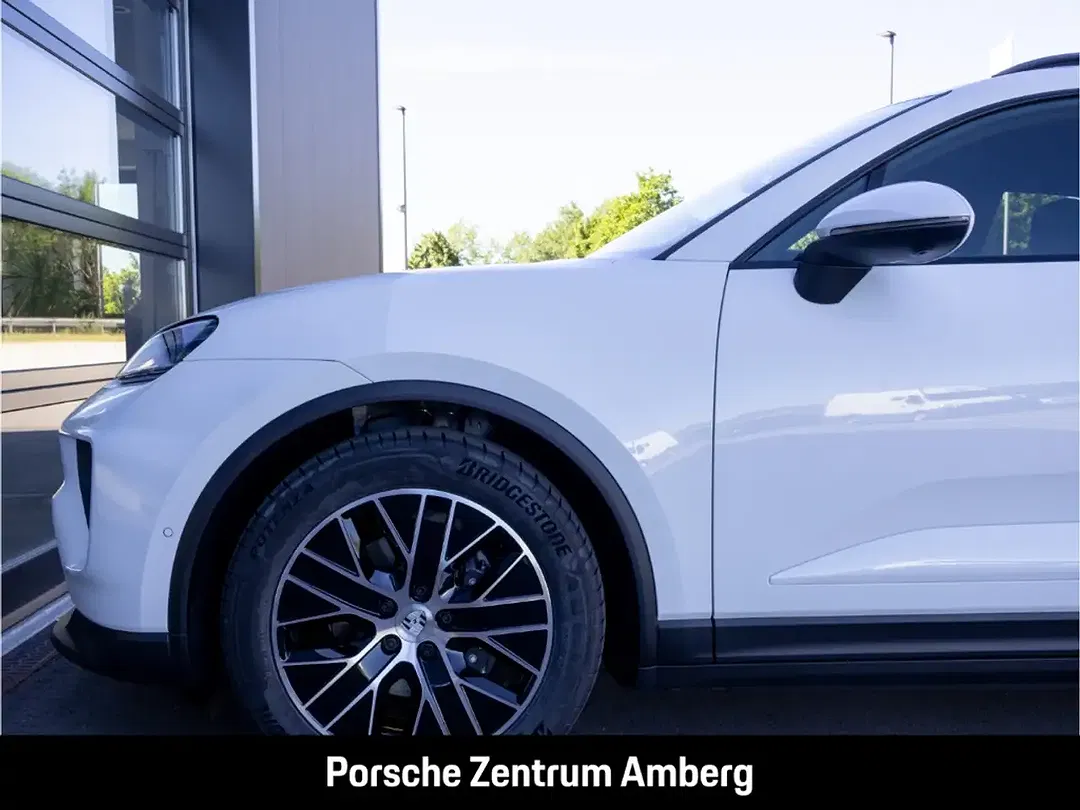 Porsche Macan - Thumbnail 12