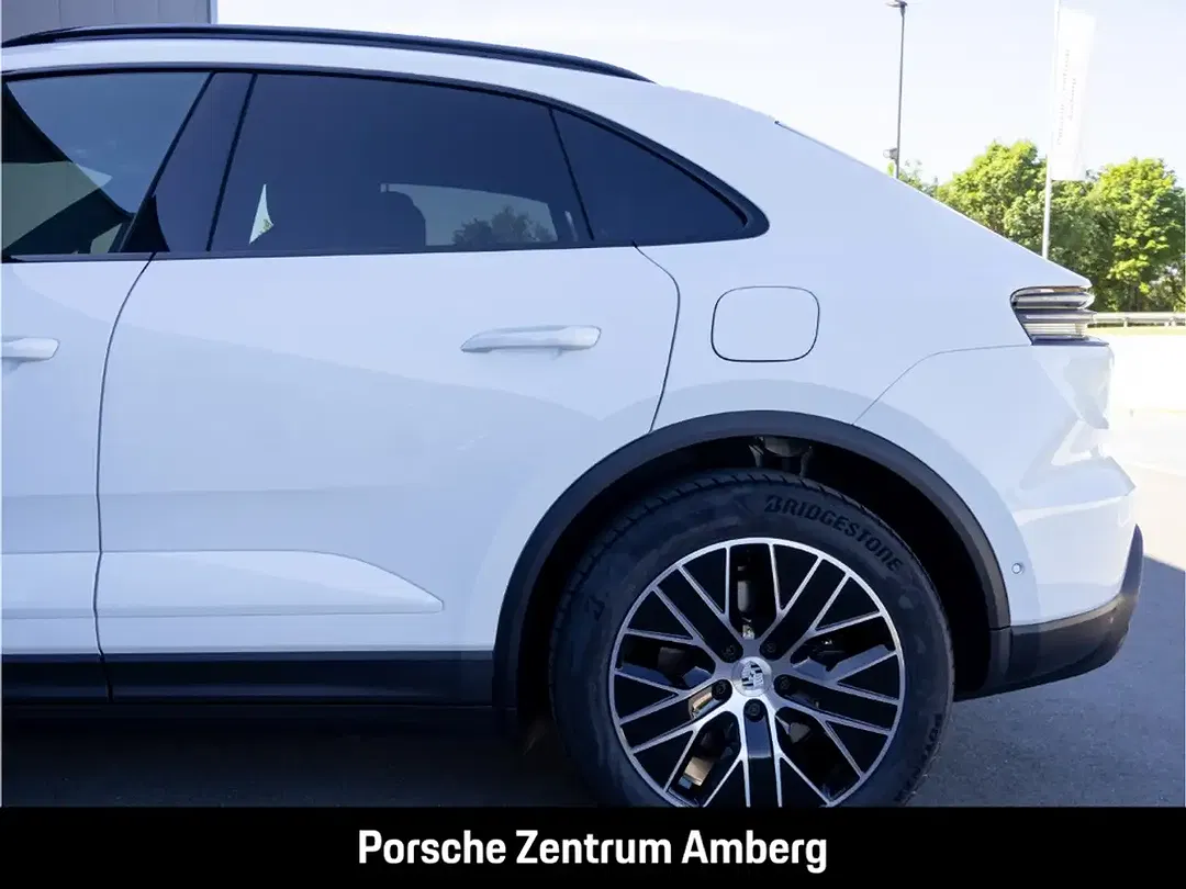 Porsche Macan - Thumbnail 13