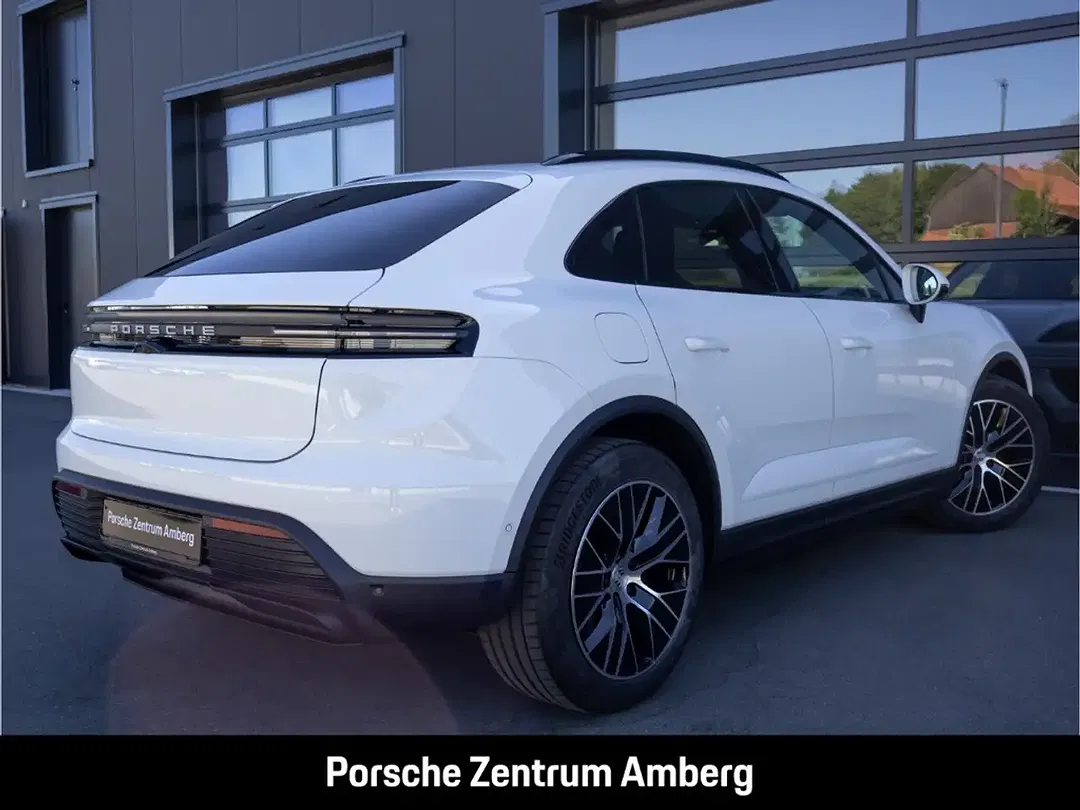Porsche Macan - Thumbnail 6