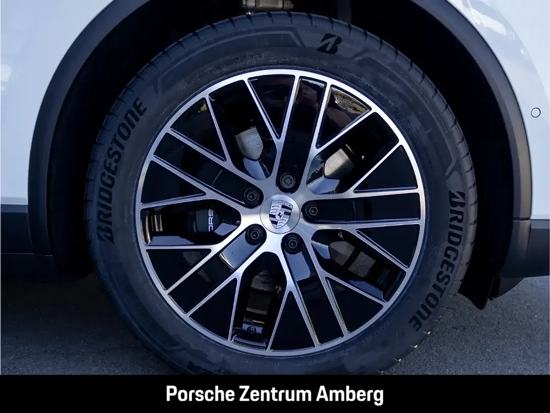 Porsche Macan - Thumbnail 9